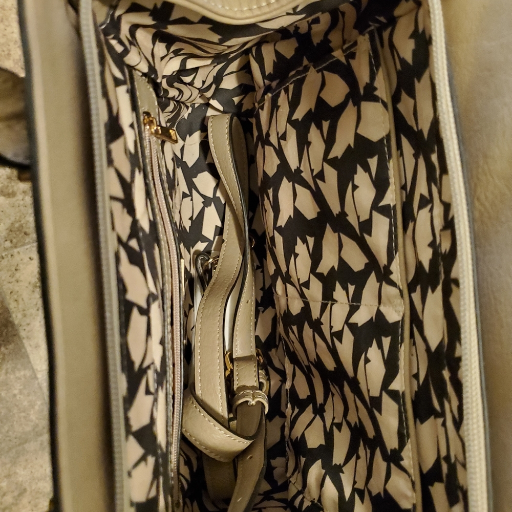 Purse - Picture 2 of 4